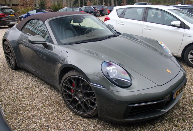 Porsche 992 Carrera 4S Cabriolet