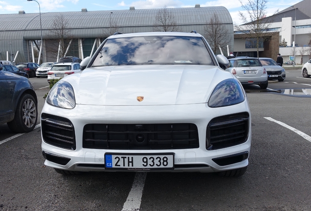 Porsche 9YA Cayenne GTS