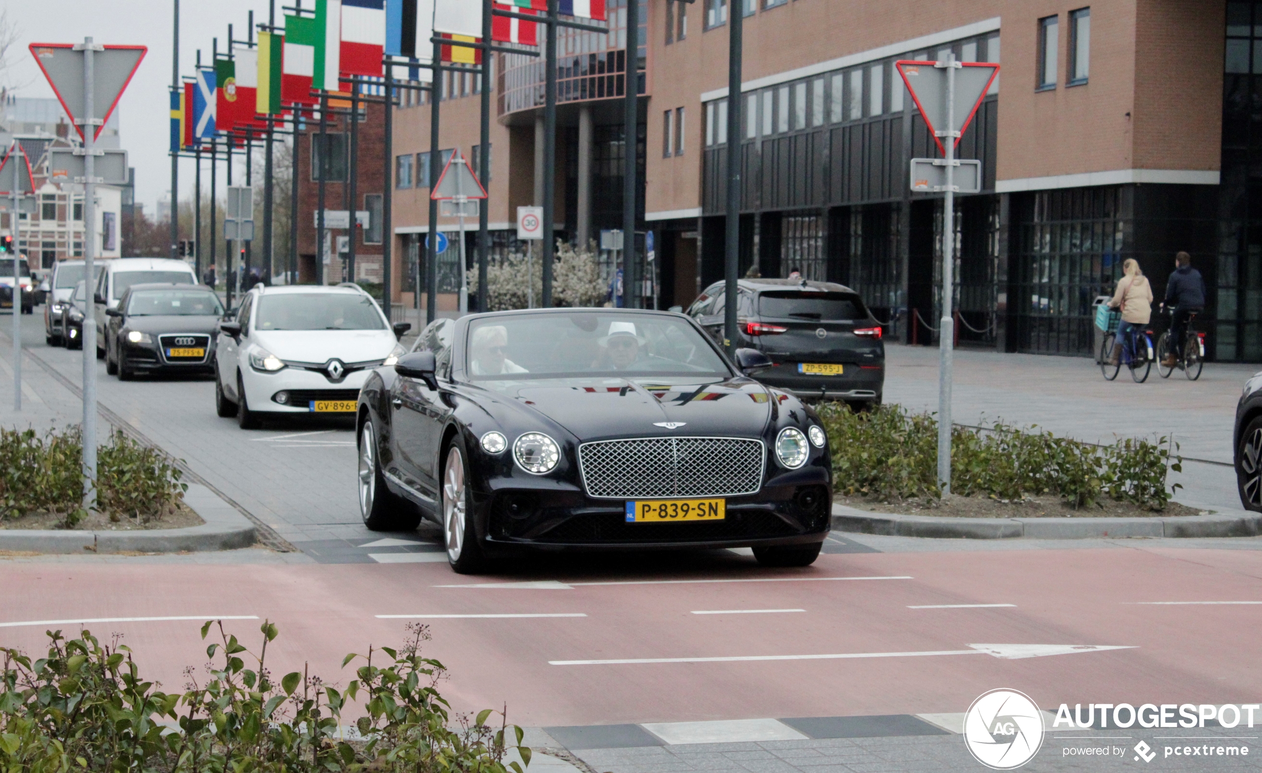 Bentley Continental GTC V8 2020