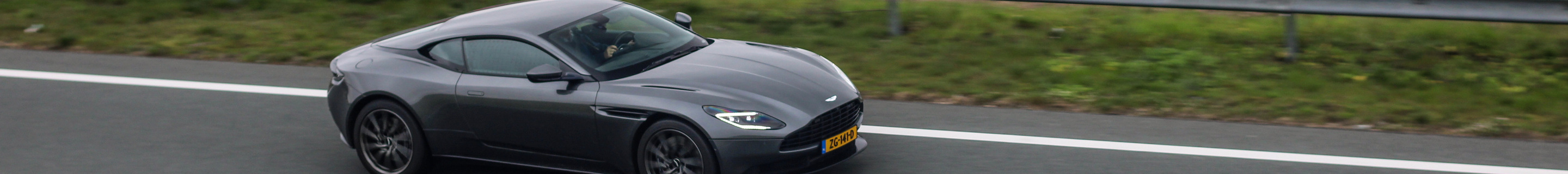 Aston Martin DB11 V8