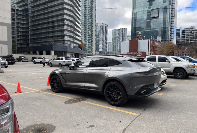 Aston Martin DBX