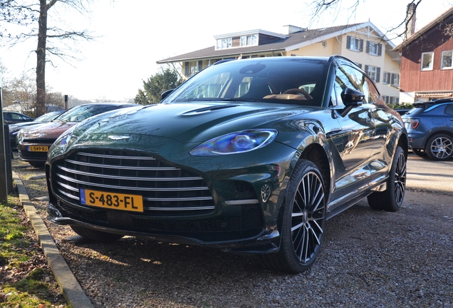 Aston Martin DBX707