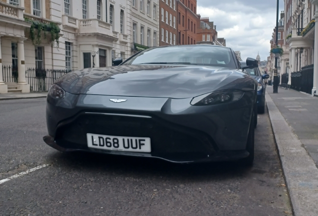 Aston Martin V8 Vantage 2018