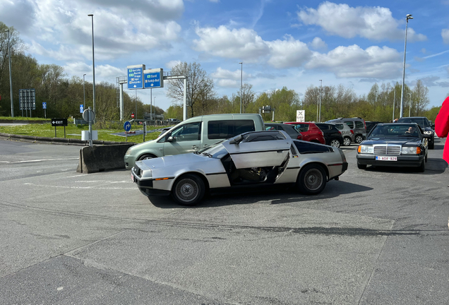 DeLorean DMC-12