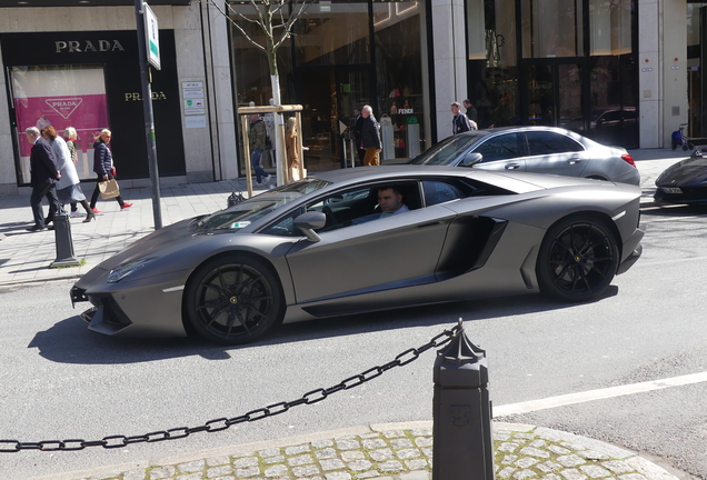 Lamborghini Aventador LP700-4