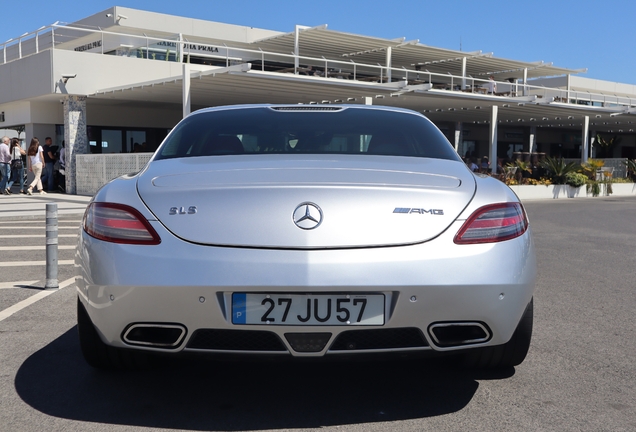 Mercedes-Benz SLS AMG