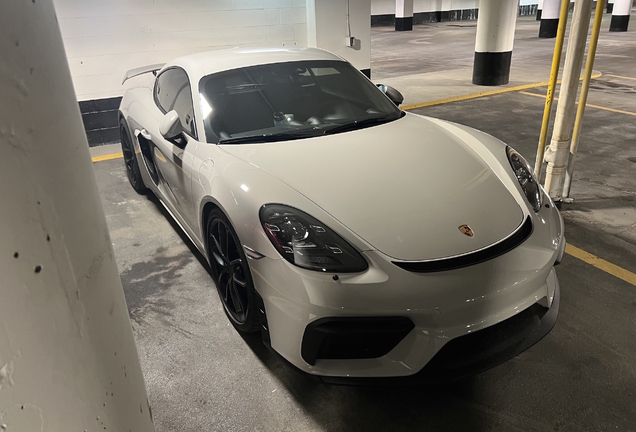 Porsche 718 Cayman GT4