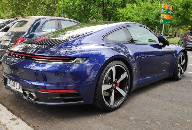 Porsche 992 Carrera 4S