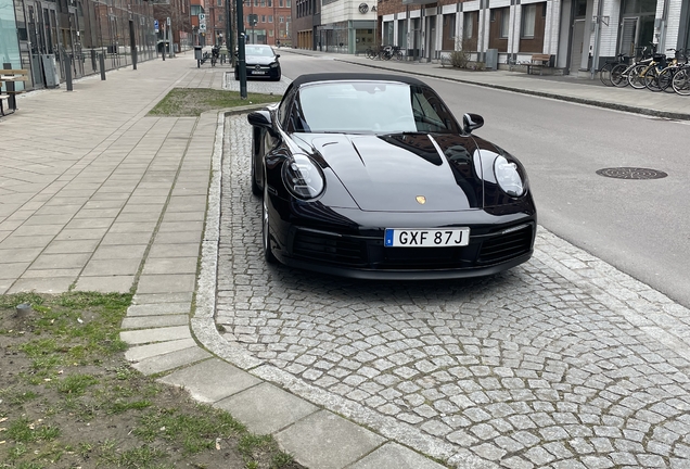 Porsche 992 Carrera 4S Cabriolet