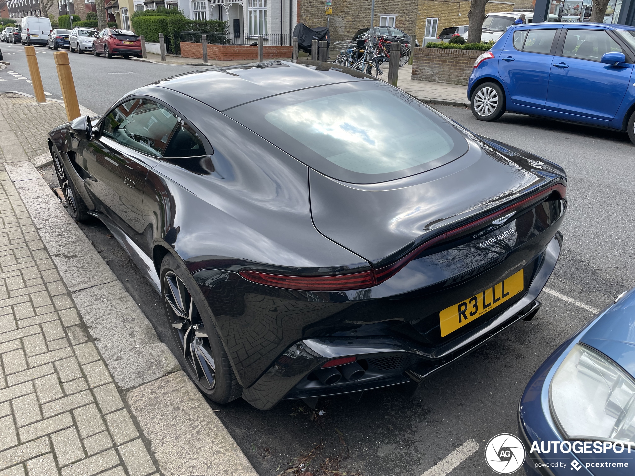 Aston Martin V8 Vantage 2018