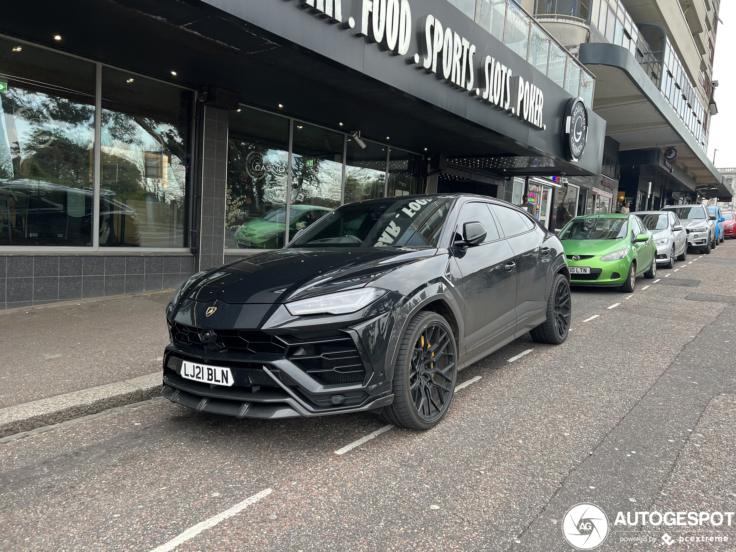 Lamborghini Urus Nero Design