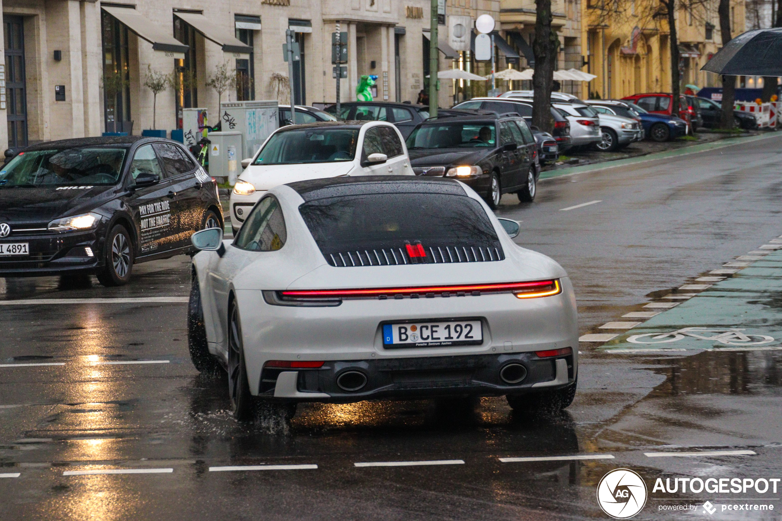 Porsche 992 Carrera 4S