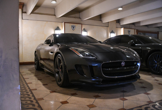 Jaguar F-TYPE R Coupé