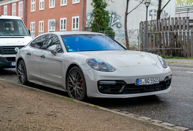 Porsche 971 Panamera Turbo