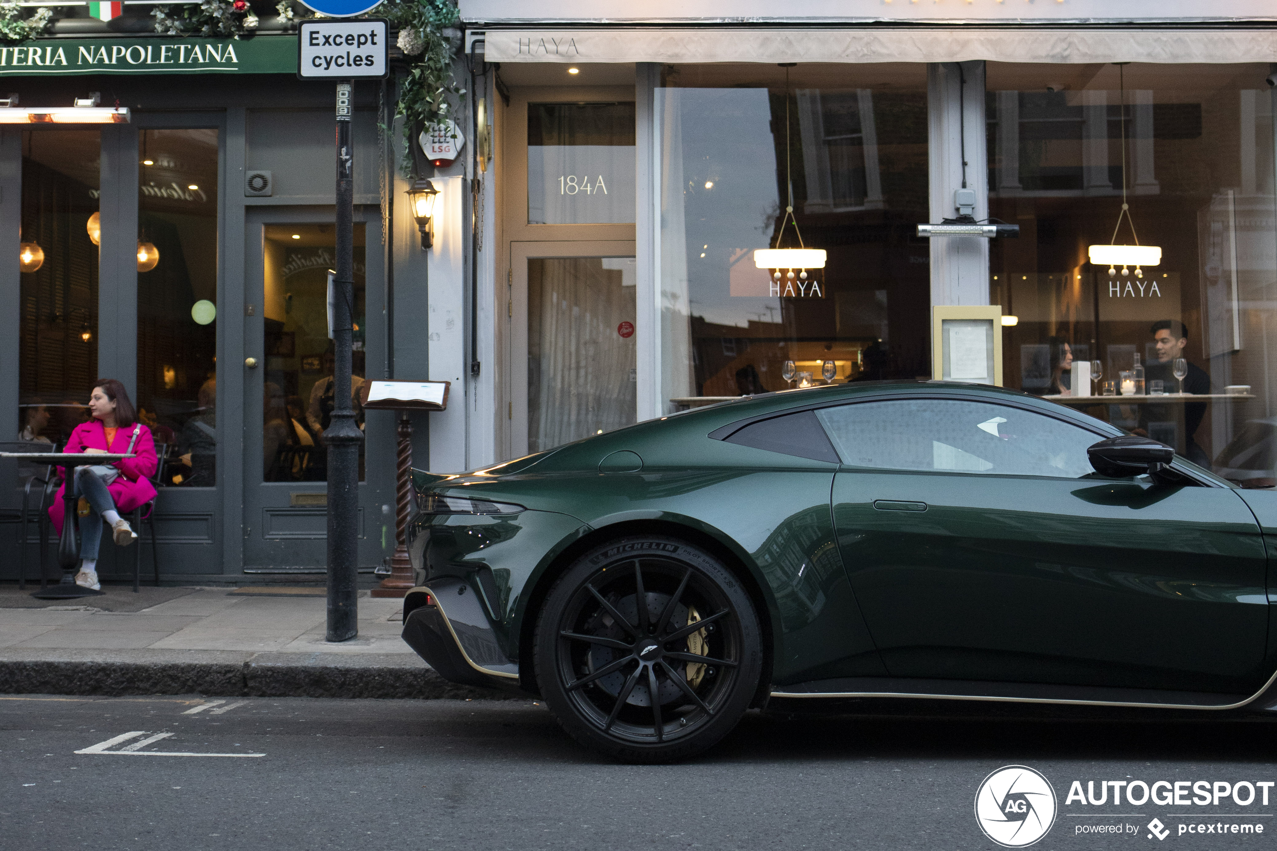 Aston Martin V12 Vantage 2023