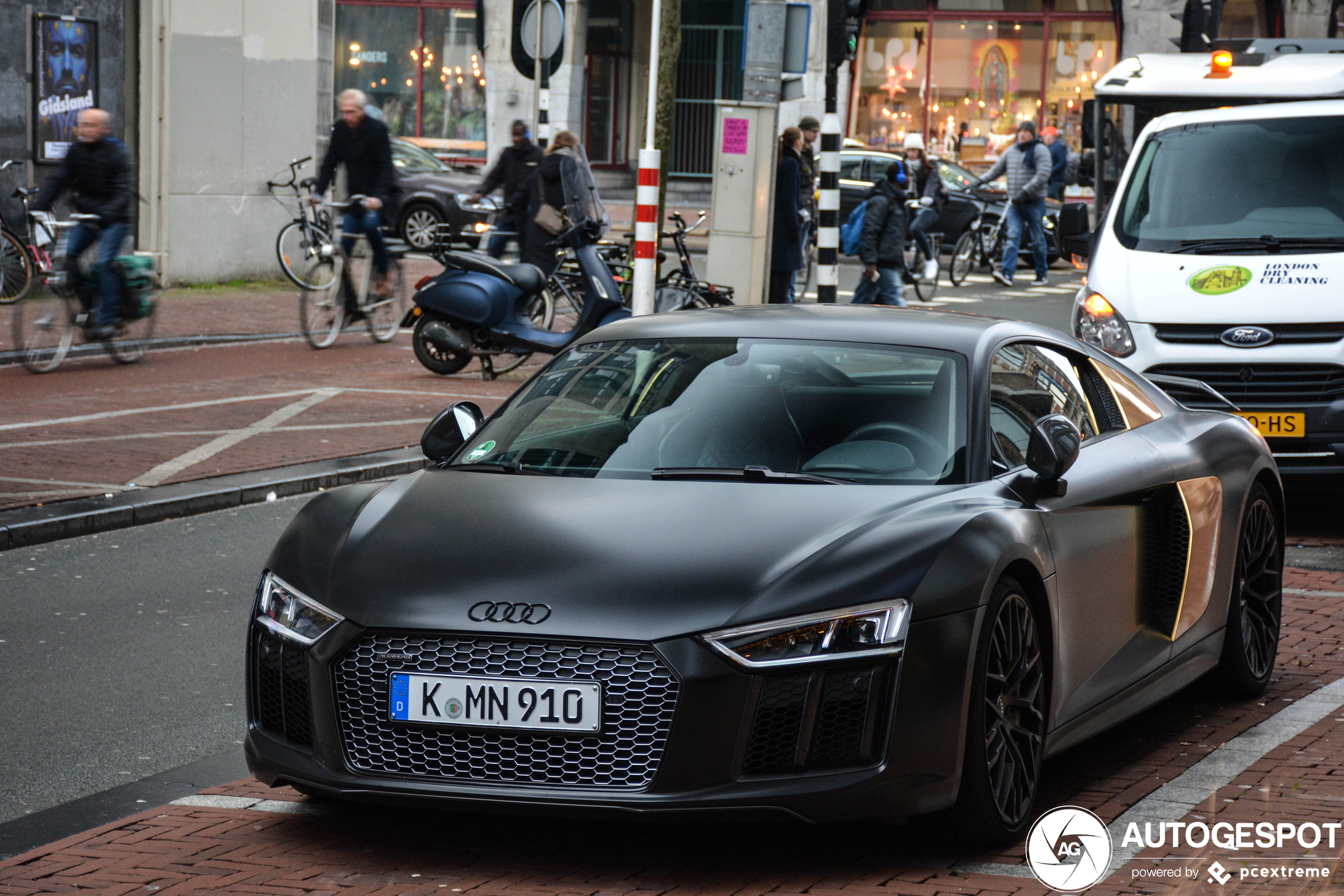 Audi R8 V10 Plus 2015