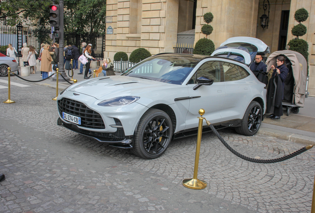 Aston Martin DBX707