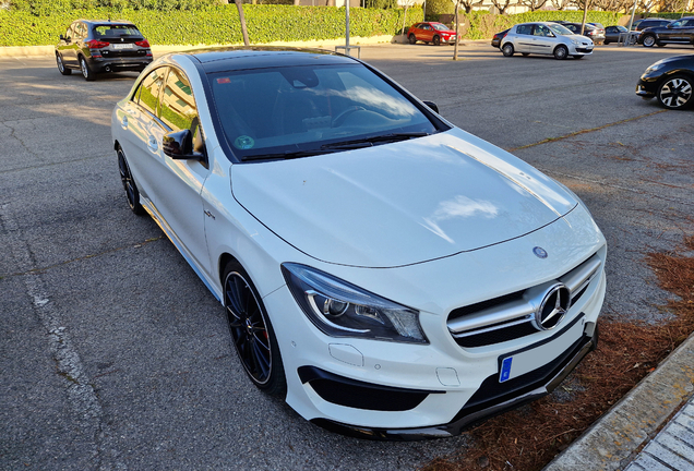 Mercedes-Benz CLA 45 AMG C117