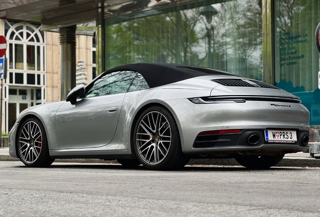 Porsche 992 Carrera 4S Cabriolet