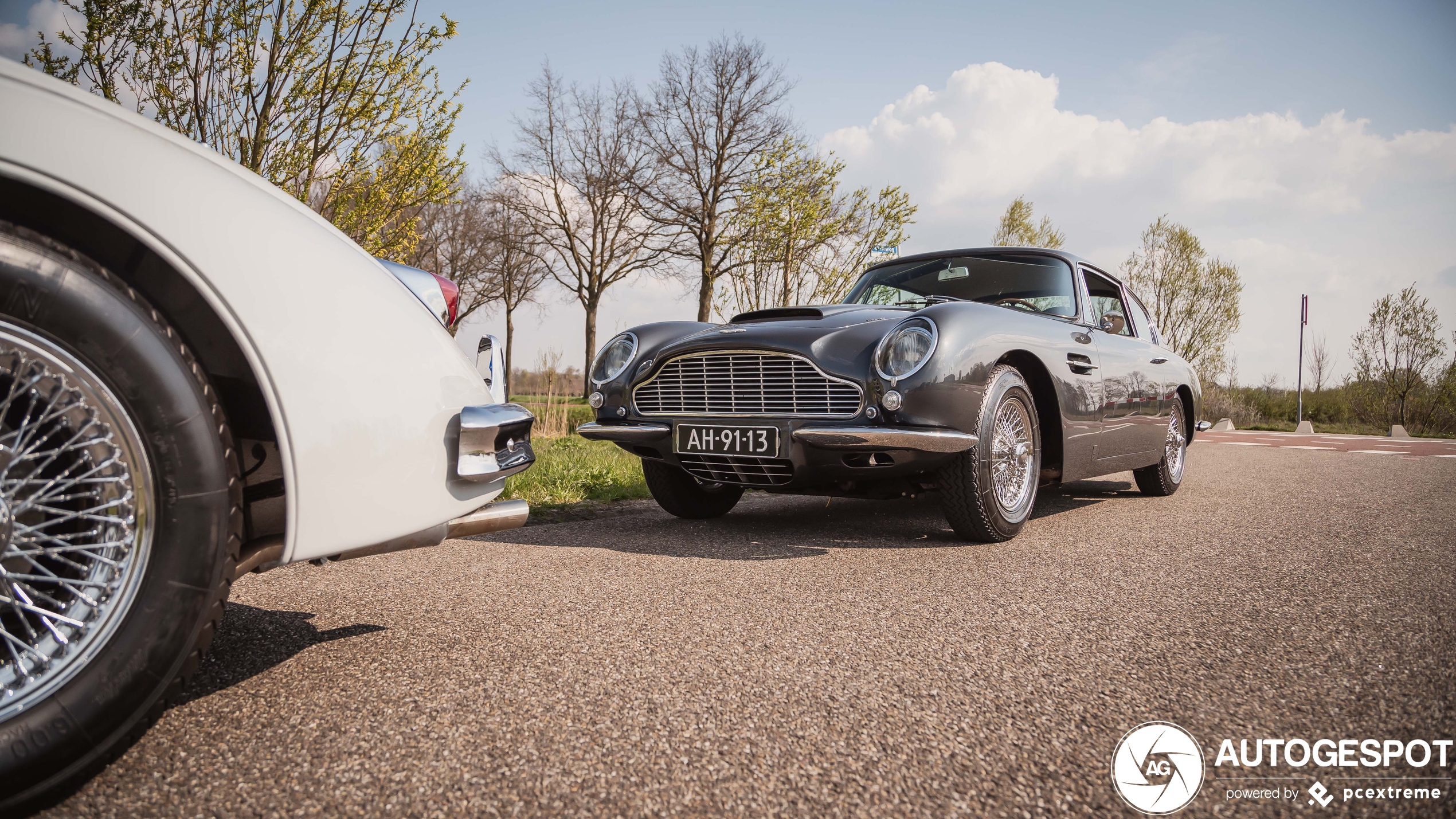 Aston Martin DB6 Vantage MKI