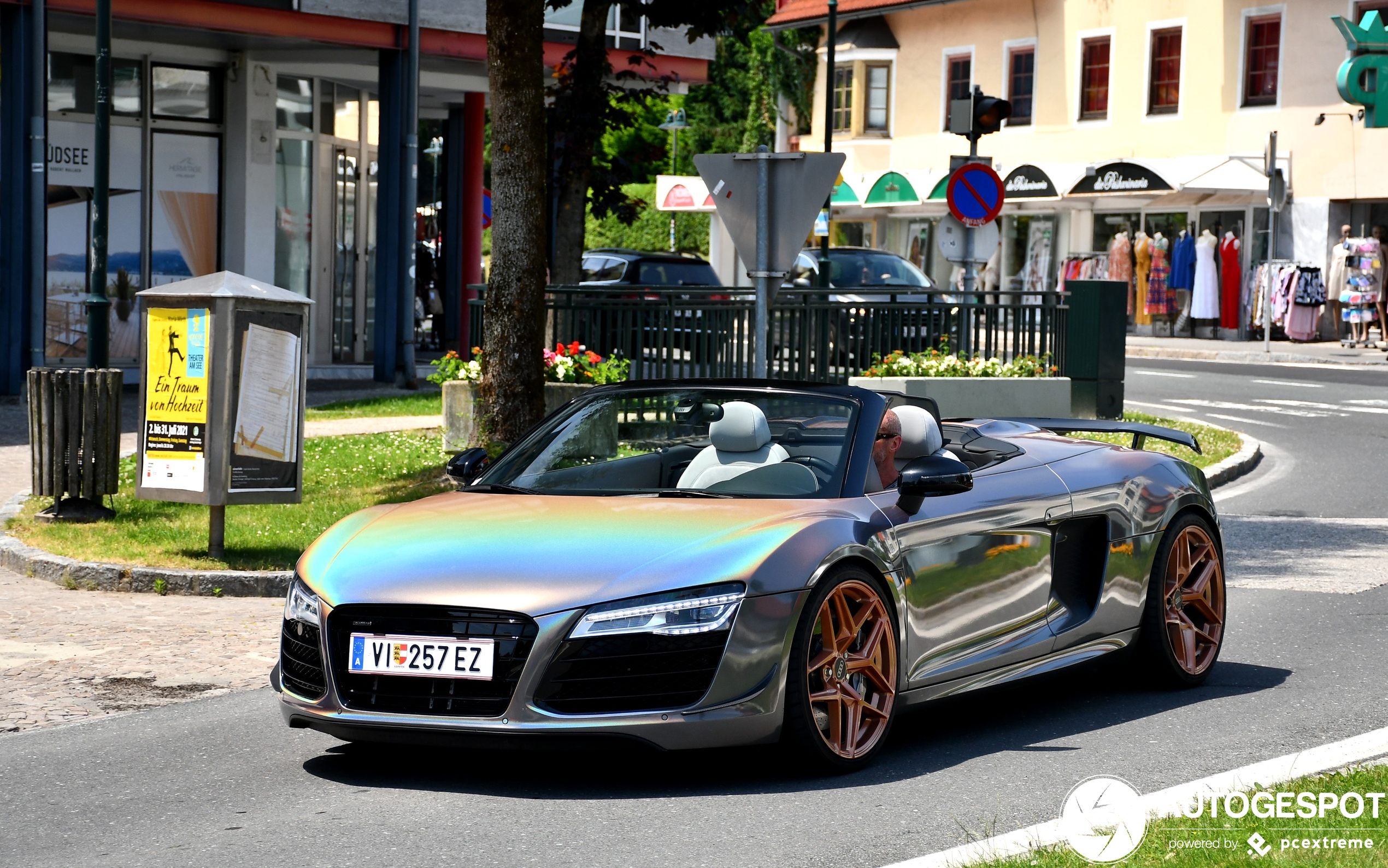 Audi R8 V10 Spyder 2013