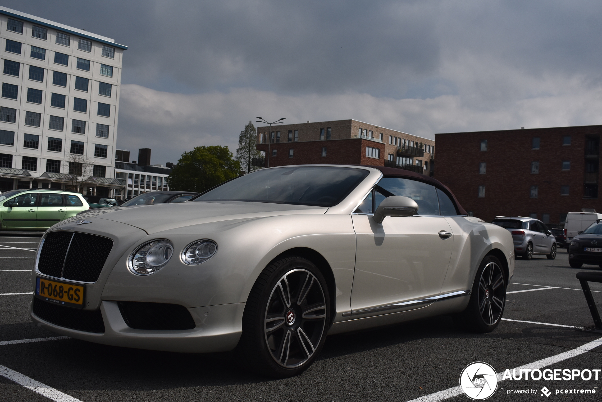 Bentley Continental GTC V8