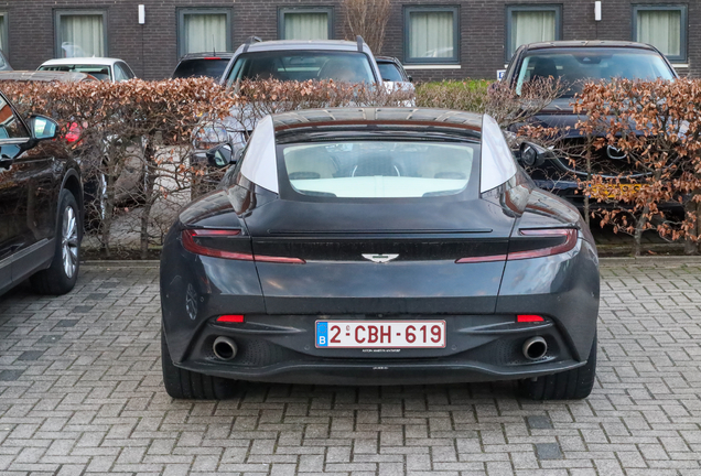 Aston Martin DB11