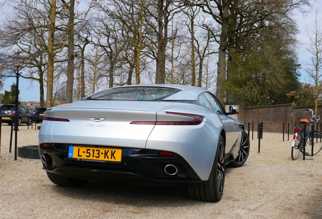 Aston Martin DB11 V8