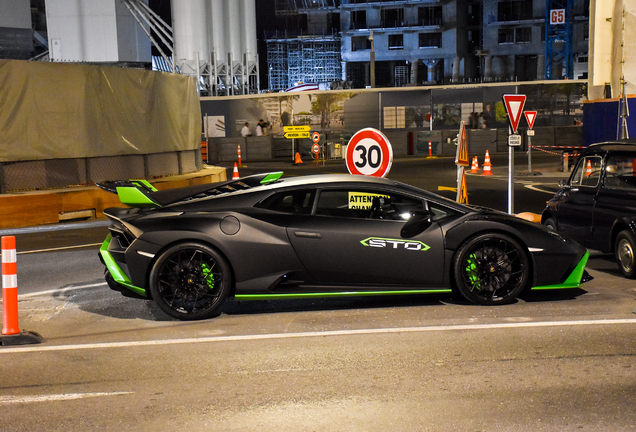 Lamborghini Huracán LP640-2 STO