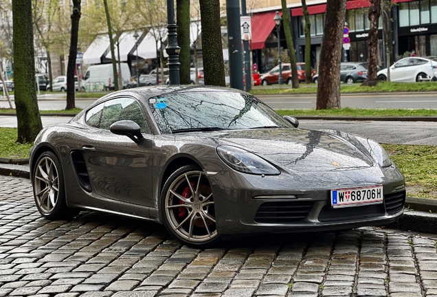 Porsche 718 Cayman S