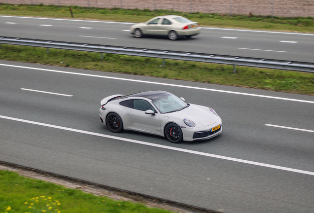 Porsche 992 Carrera 4S