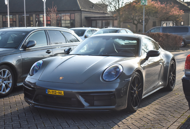 Porsche 992 Carrera GTS