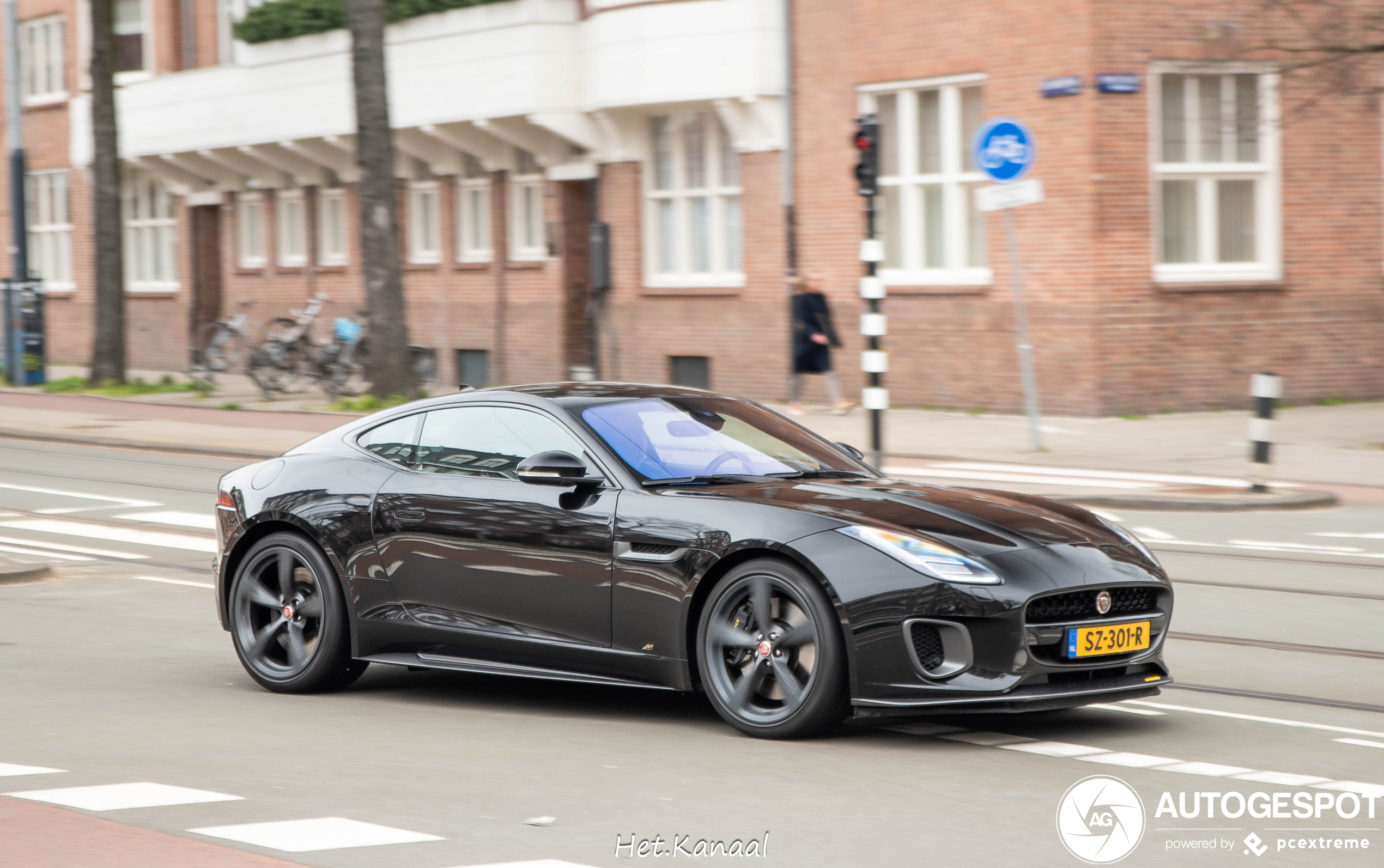 Jaguar F-TYPE 400 Sport Coupé