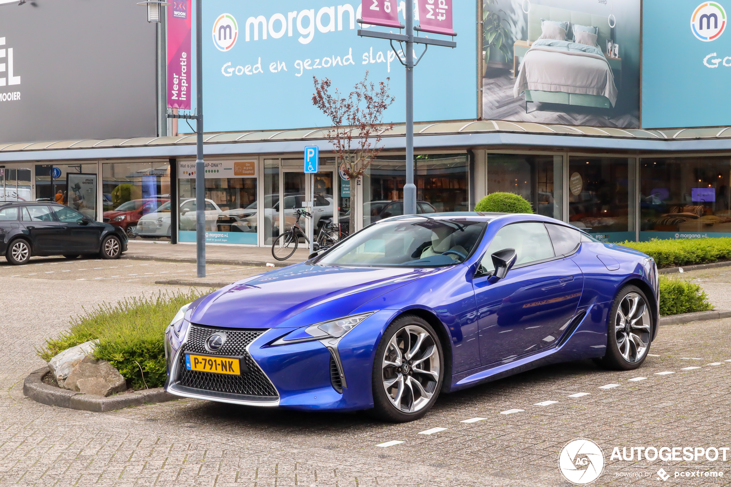 Lexus LC 500h Structural Blue Edition