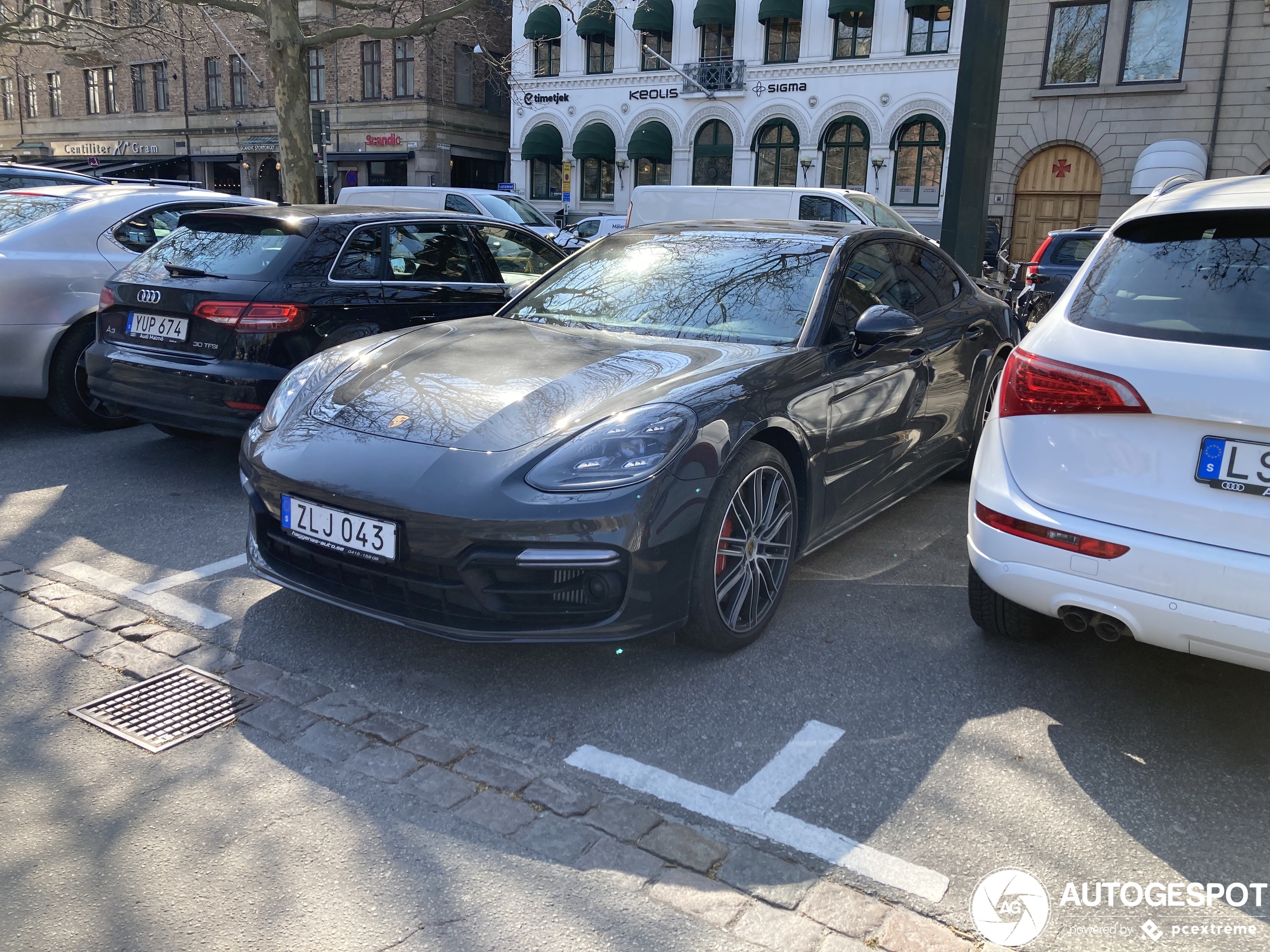 Porsche 971 Panamera Turbo