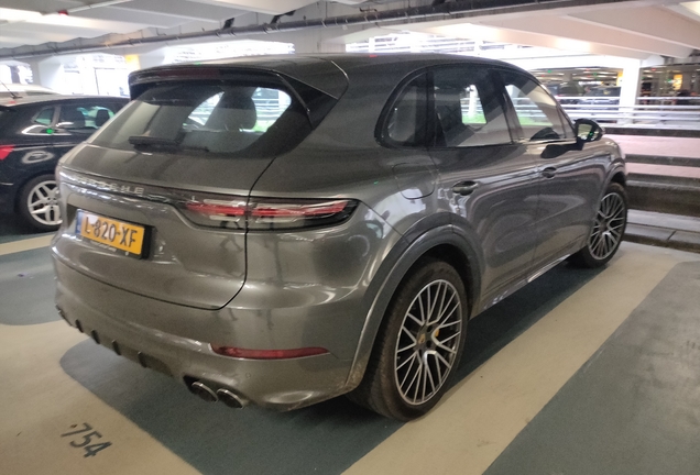 Porsche Cayenne Turbo S E-Hybrid