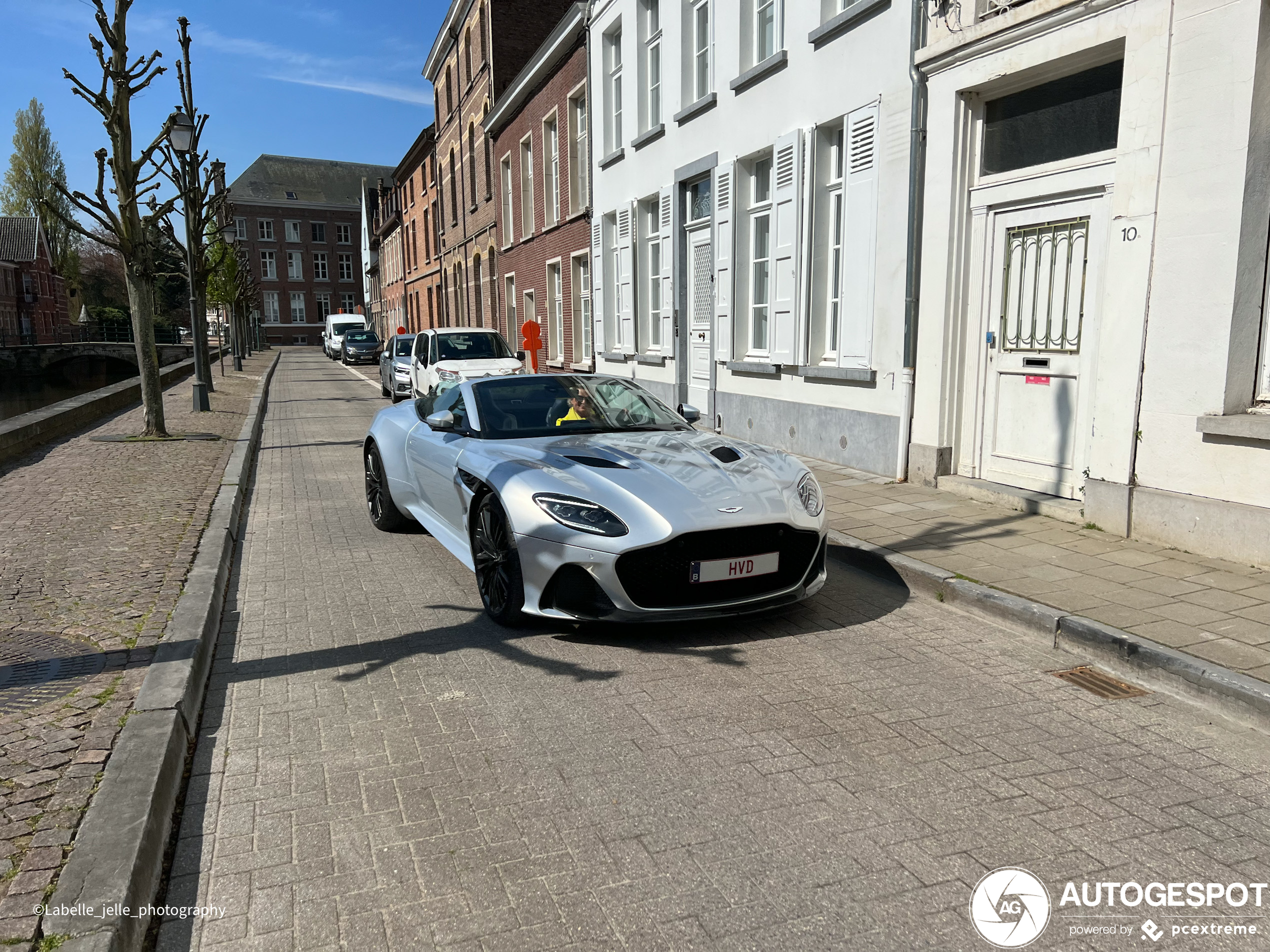 Aston Martin DBS Superleggera Volante