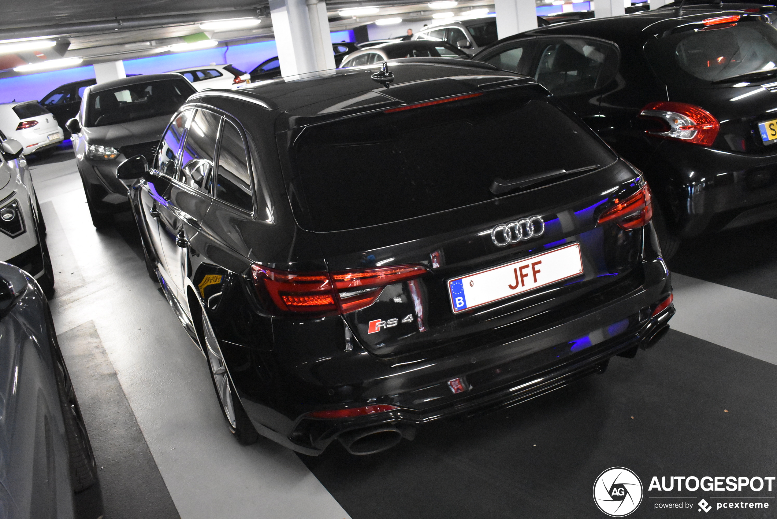 Audi RS4 Avant B9