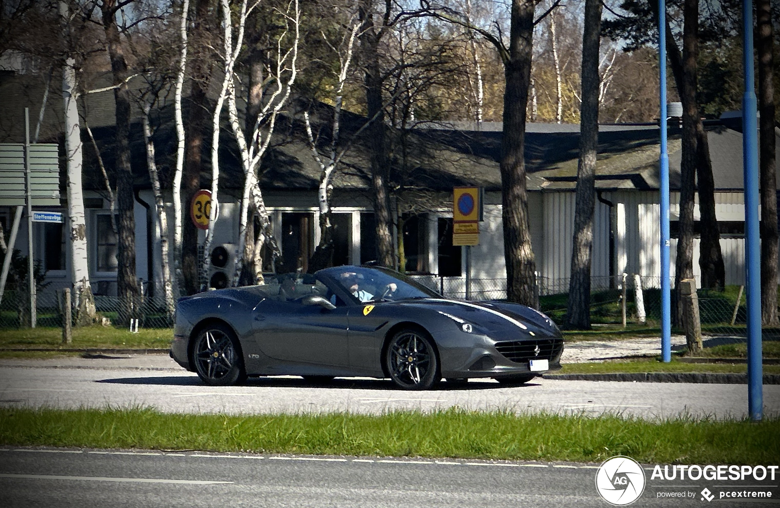 Ferrari California T