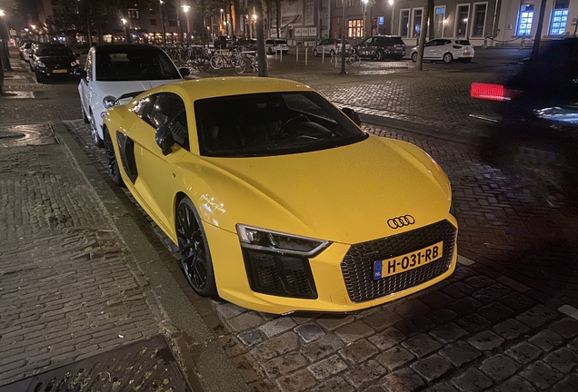 Audi R8 V10 Plus 2015