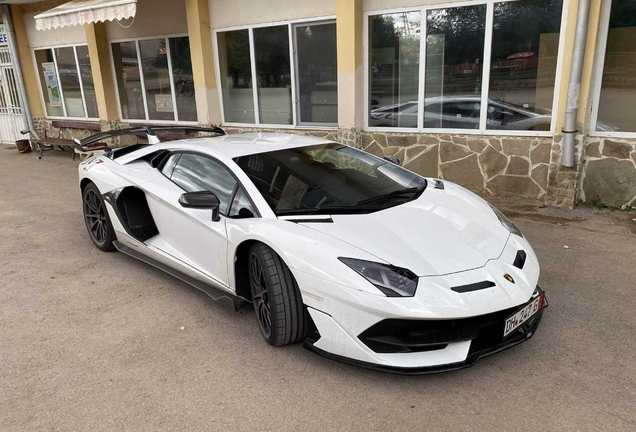 Lamborghini Aventador LP770-4 SVJ