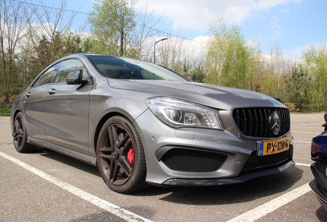 Mercedes-Benz CLA 45 AMG C117