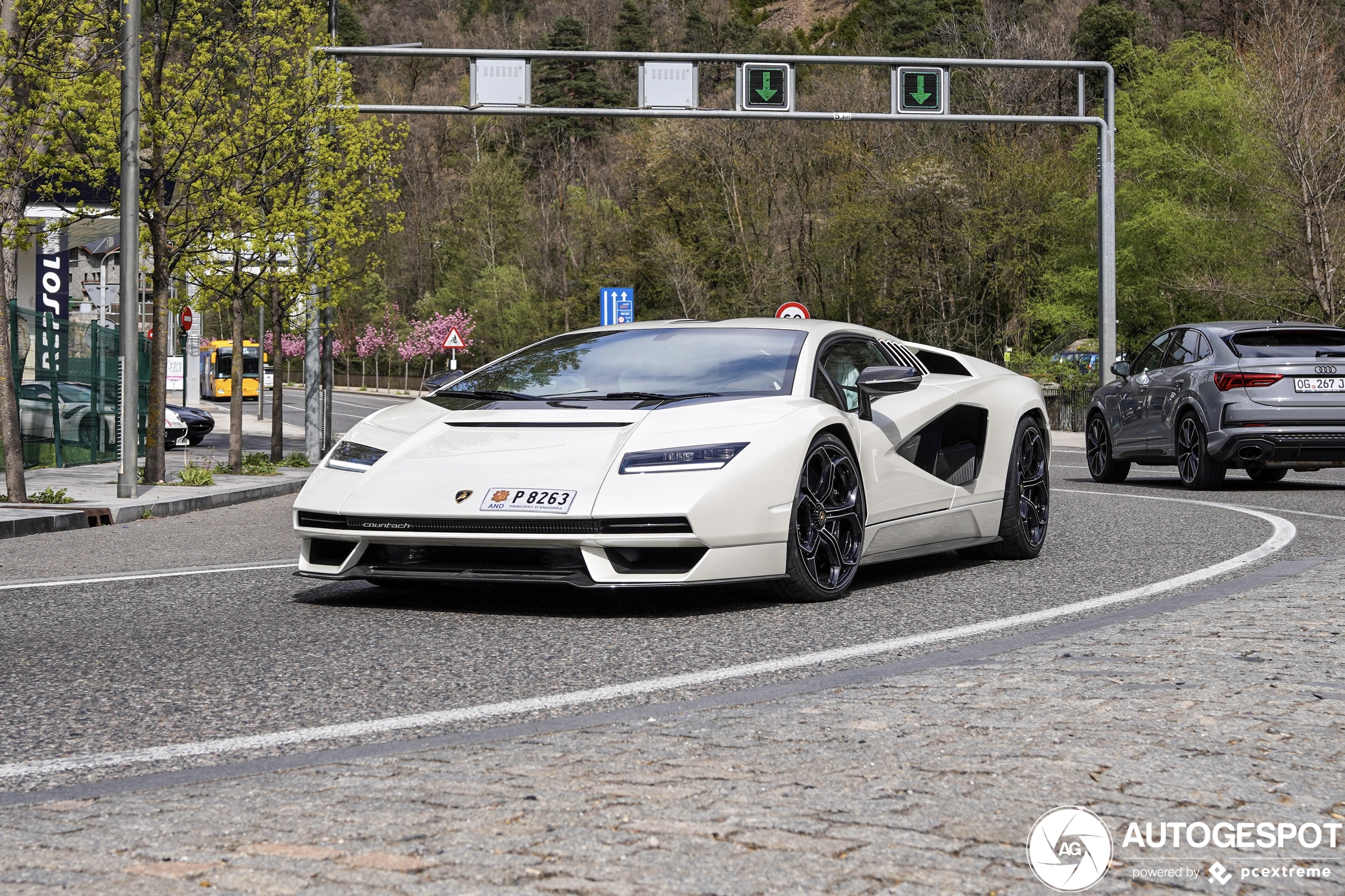 Lamborghini Countach LPI 800-4