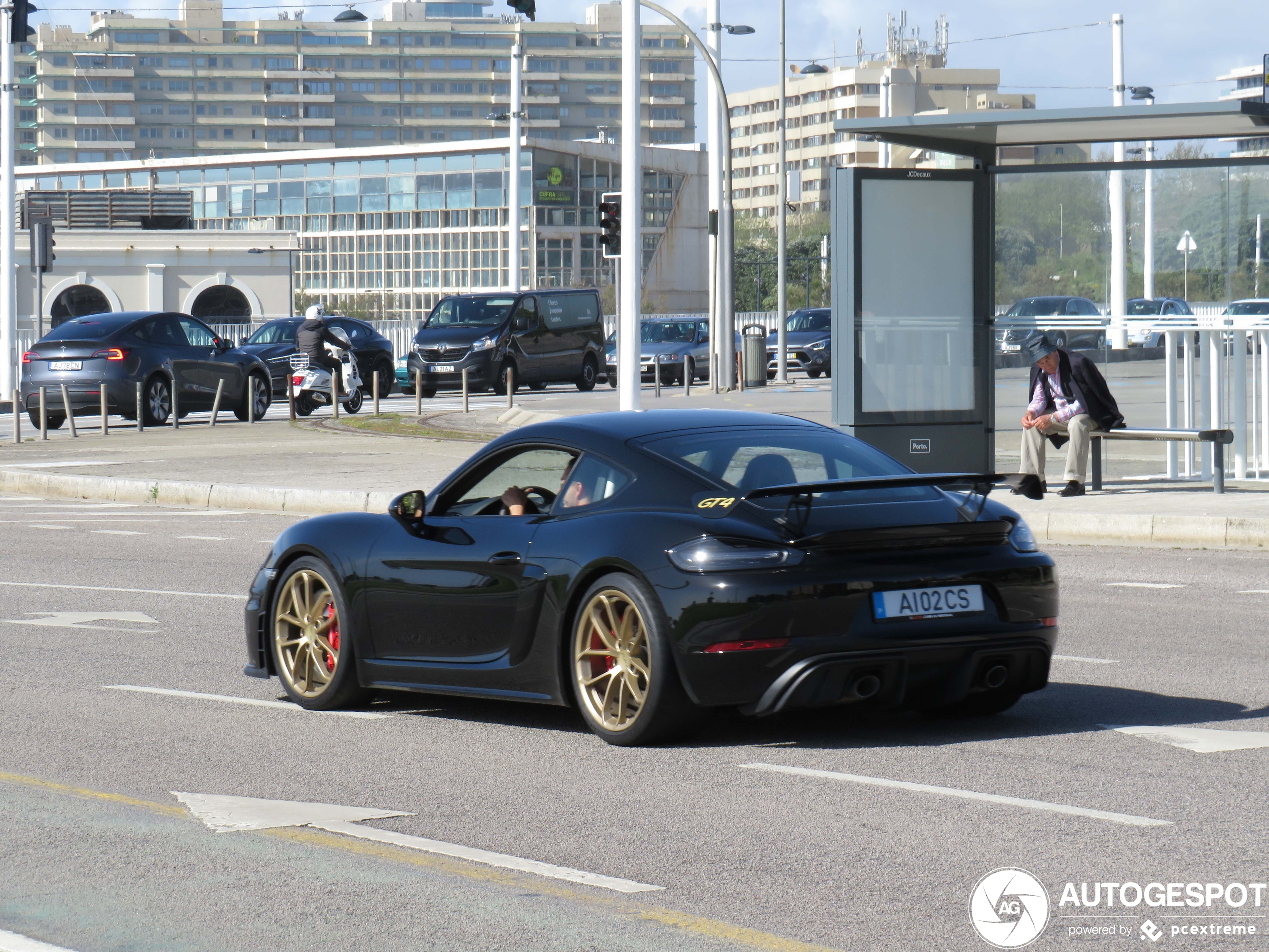 Porsche 718 Cayman GT4