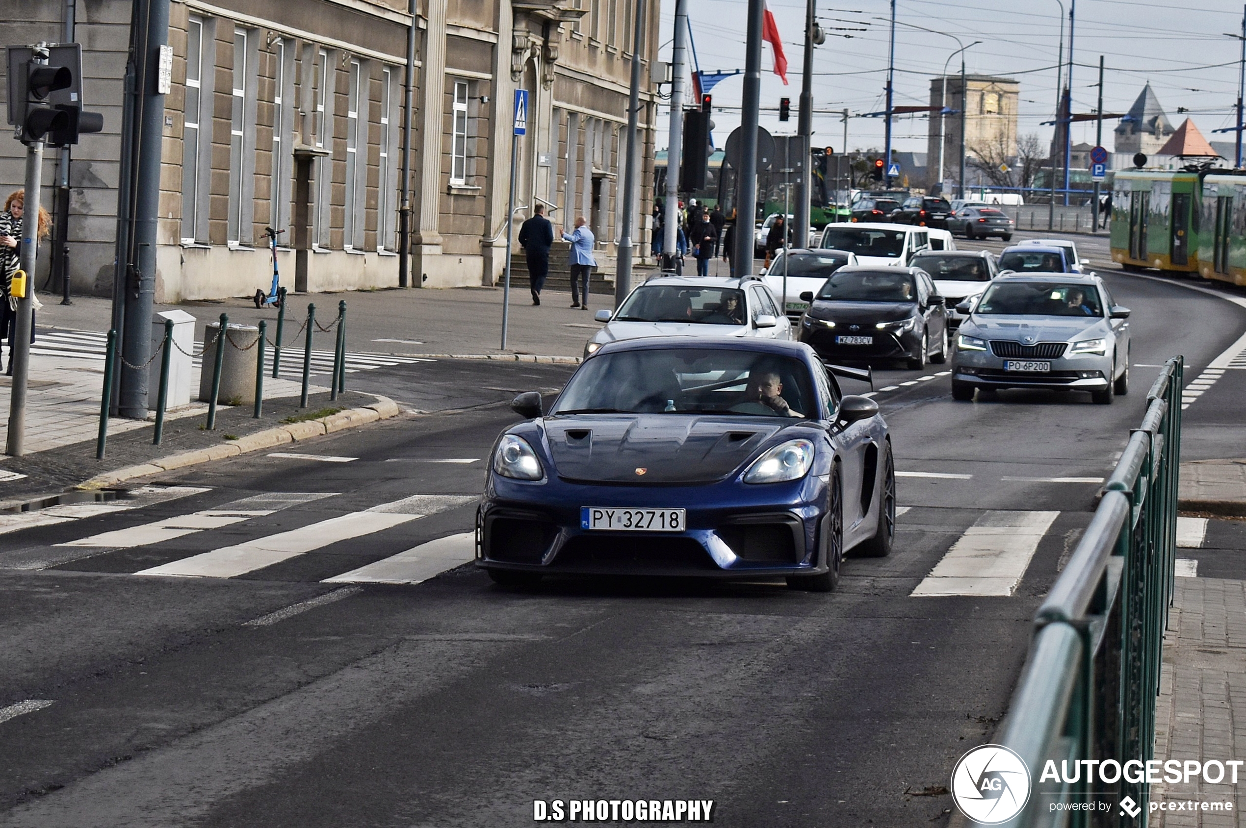 Porsche 718 Cayman GT4 RS Weissach Package