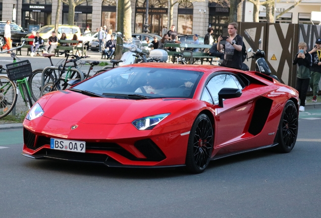 Lamborghini Aventador S LP740-4