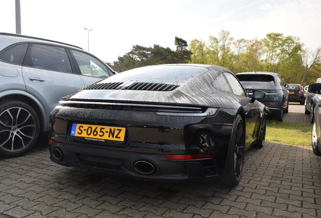 Porsche 992 Carrera 4 GTS