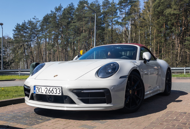 Porsche 992 Carrera 4S Cabriolet