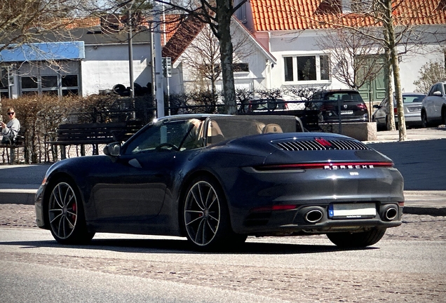 Porsche 992 Carrera 4S Cabriolet