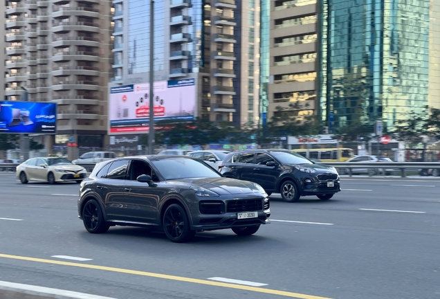 Porsche 9YA Cayenne GTS